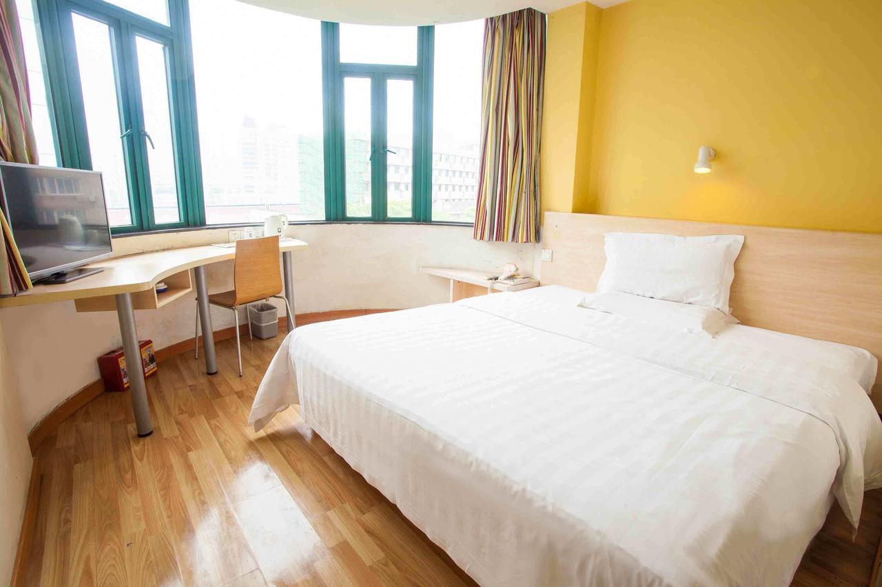 7 Days Inn Yangjiang Xinyue International Studio Kamer foto