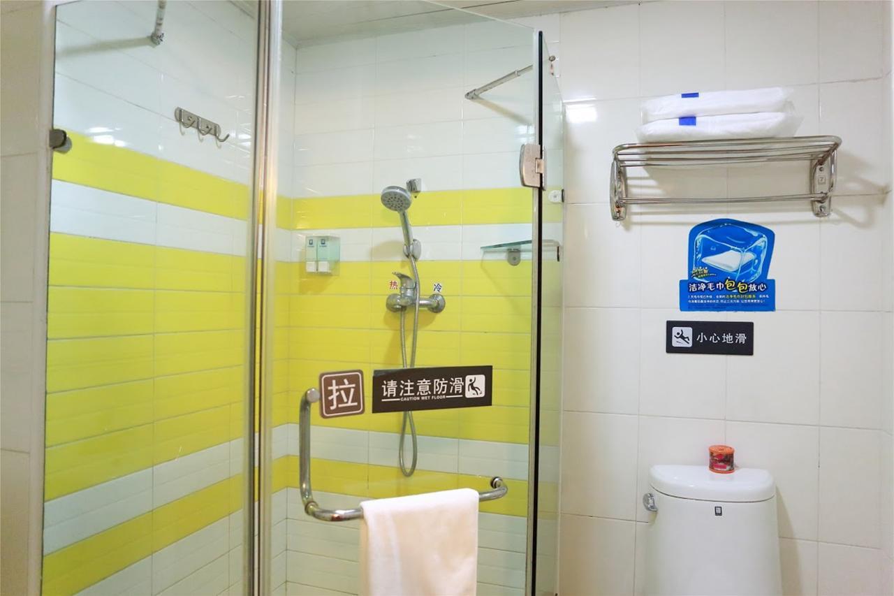 7 Days Inn Yangjiang Xinyue International Studio Buitenkant foto