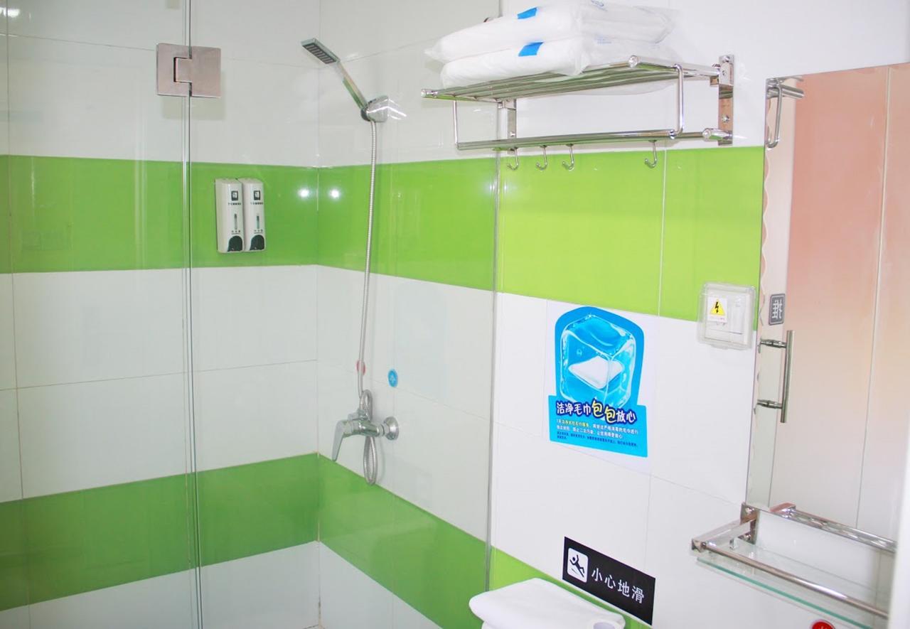 7 Days Inn Yangjiang Xinyue International Studio Buitenkant foto