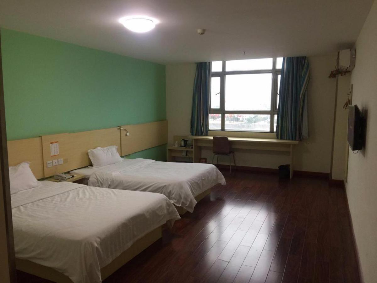7 Days Inn Yangjiang Xinyue International Studio Buitenkant foto